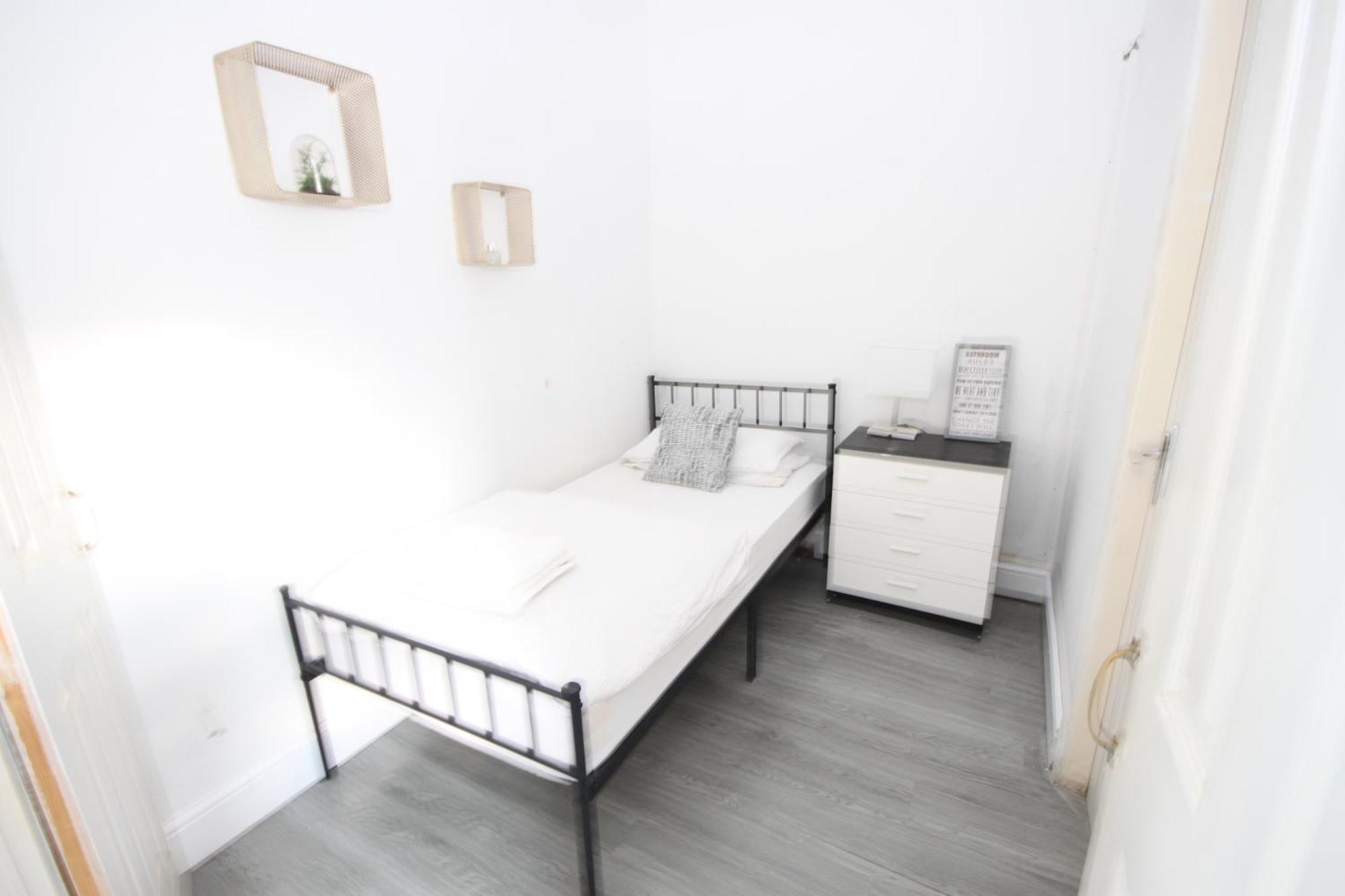 Barton Seaview, Self Catering Studio Apartments, Promenade & Central Beach Location, Families, Couples Or 23 Years Plus Only, Free Parking Blackpool Habitación foto
